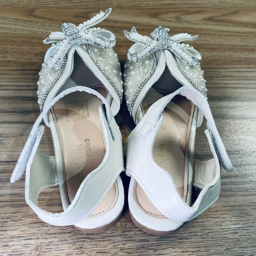 JJX Kids White Sparkle Bow Sandals Sz13 Rhinestone Pearl Embellished‎